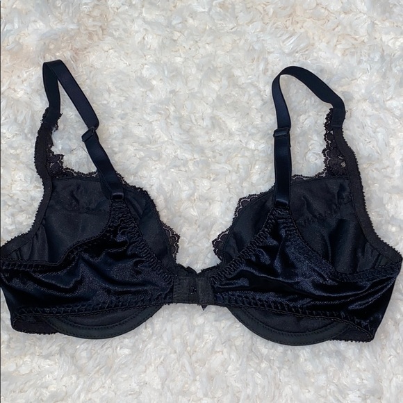 Vintage Victoria’s Secret Bra - Picture 5 of 7